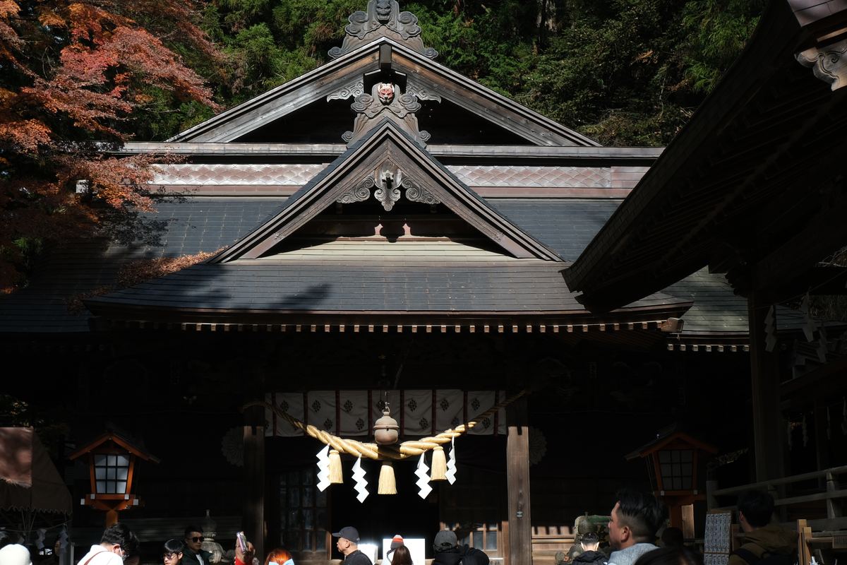 Santuario con la corda shimenawa